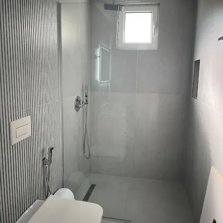 Anja 3* Ksamil